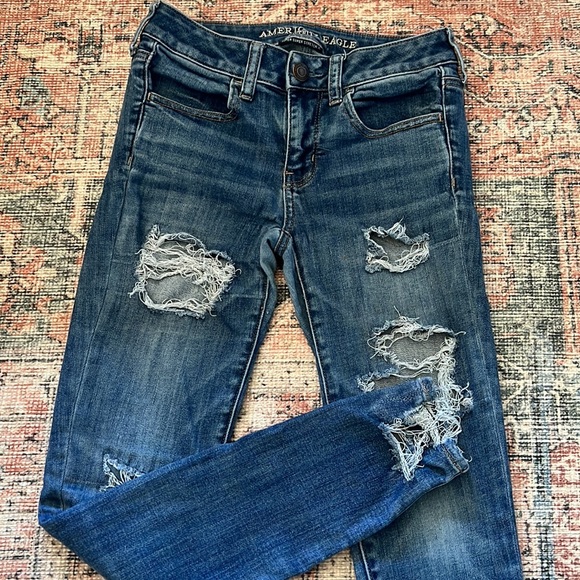 American Eagle Outfitter medium wash Jeans - Picture 2 of 8